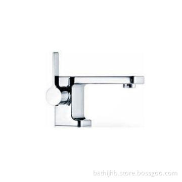 Contemporary Square Single Hole Bathroom Sink Faucet , Sing